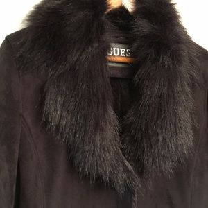 “GUESS” Jacket w fur collar, plush lining.